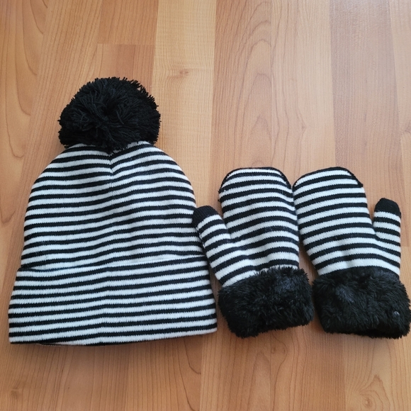 Toddler Girls Boys Black White Striped Hat & Mitten Set Pom Pom NWT Size 2T-3T - Picture 2 of 10